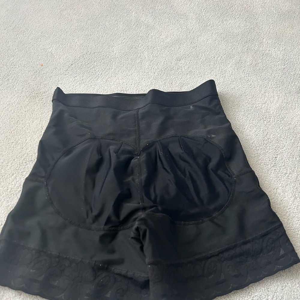 Lift shape wear - Picture 2 of 2